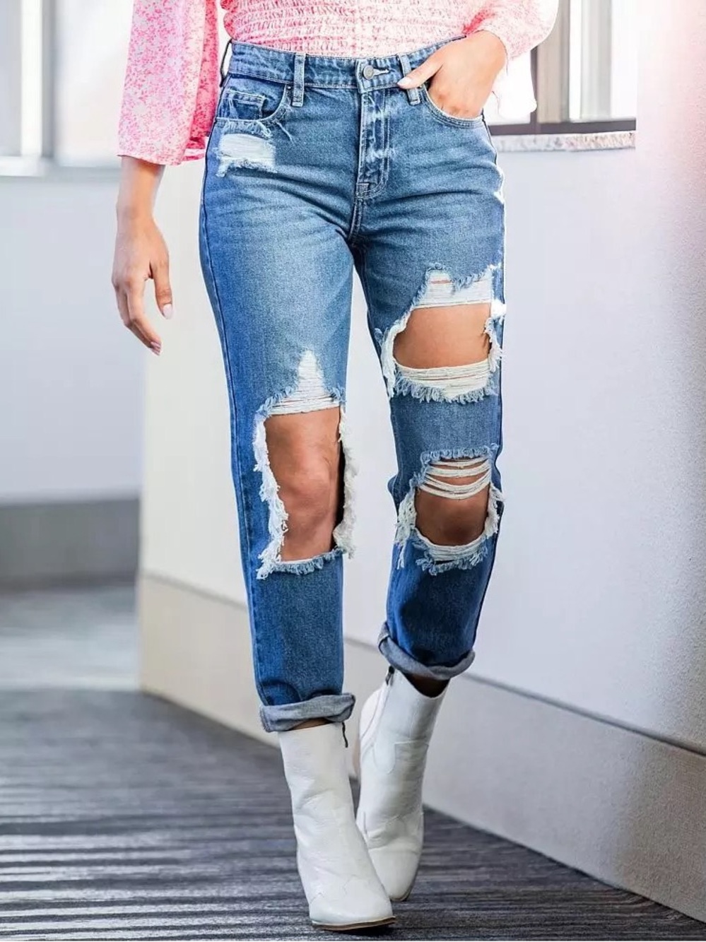 High-Rise Distressed Boyfriend Jeans in Blue